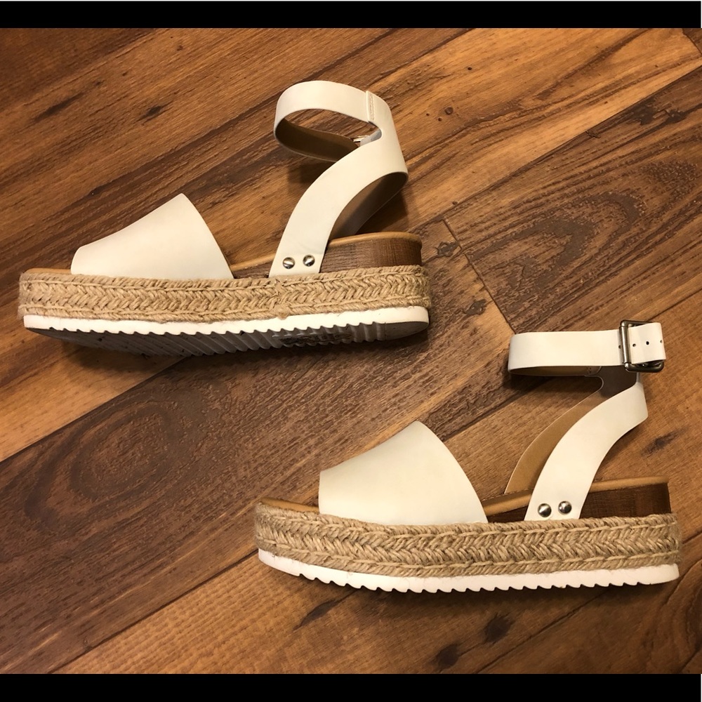 SODA Topic Espadrille Flatform Sandals
